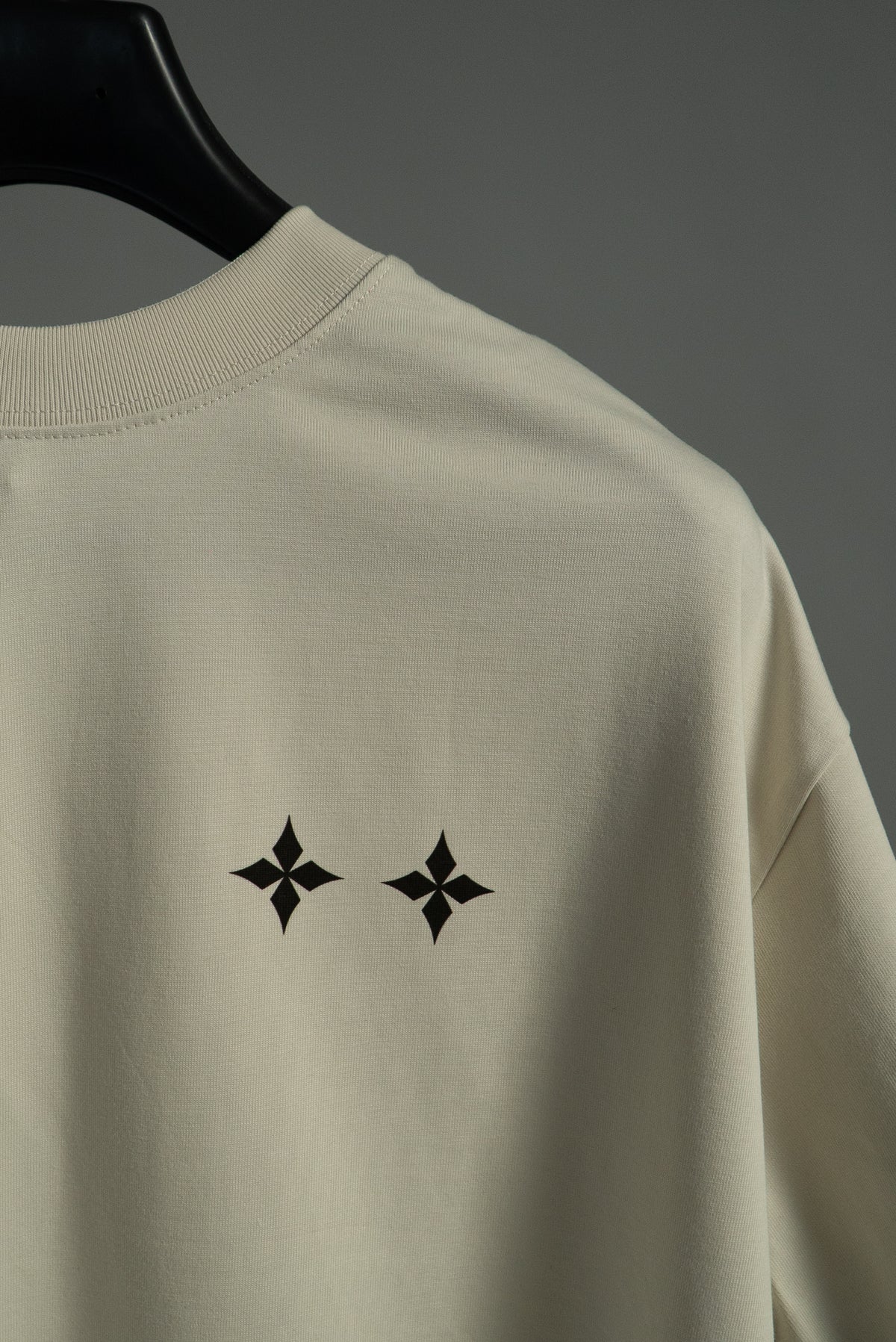 Playera off white // La Promesa